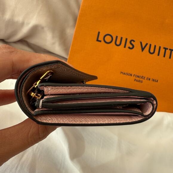 Louis Vuitton Zoe Wallet - Picture 4 of 10